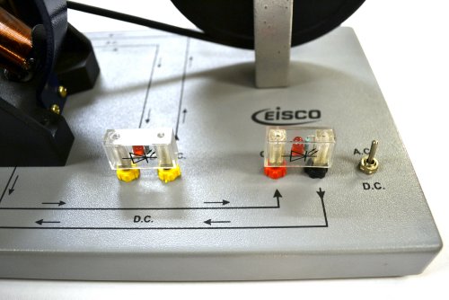 Modelo de atividade do gerador de motores de demonstração do EISCO Labs - alimentado à mão